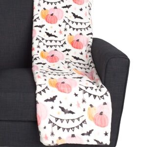 ARTISAN 34 Oversized Festive Halloween Throw